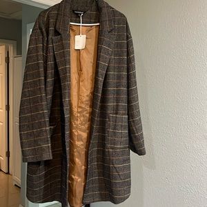 Awesome mid length fully lined Davi and Dani plus size coat 2X brown pinstriped